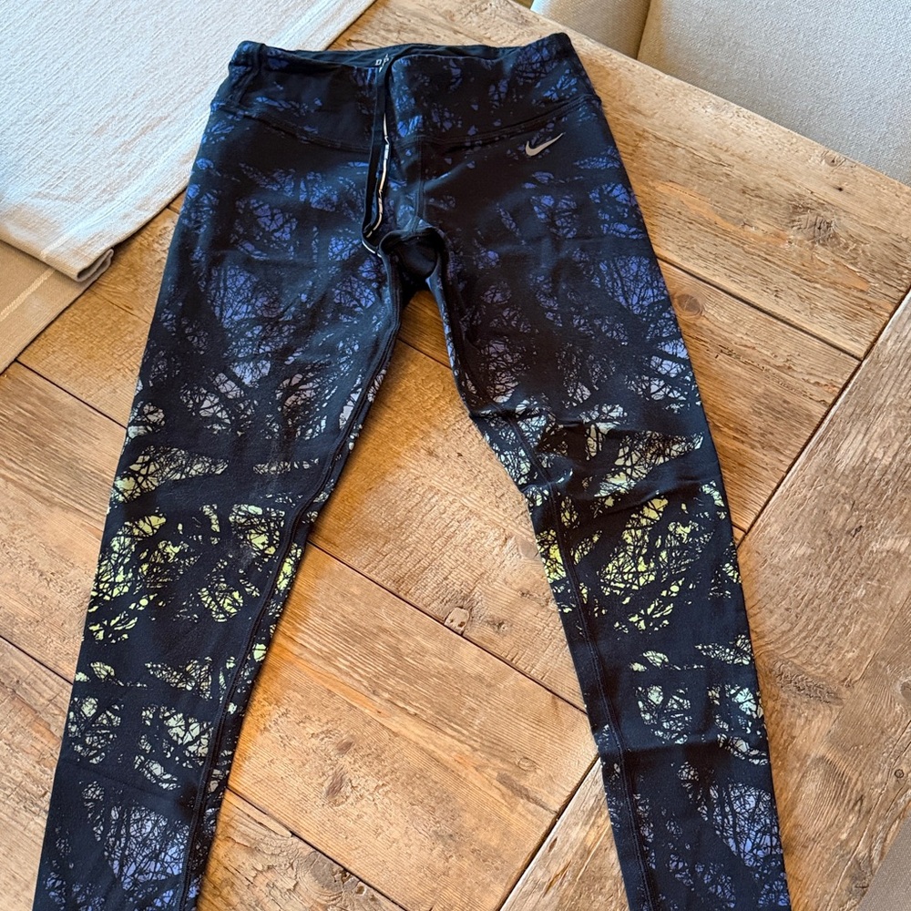 Nike Black Leggings with Yellow and Blue Tree-Print